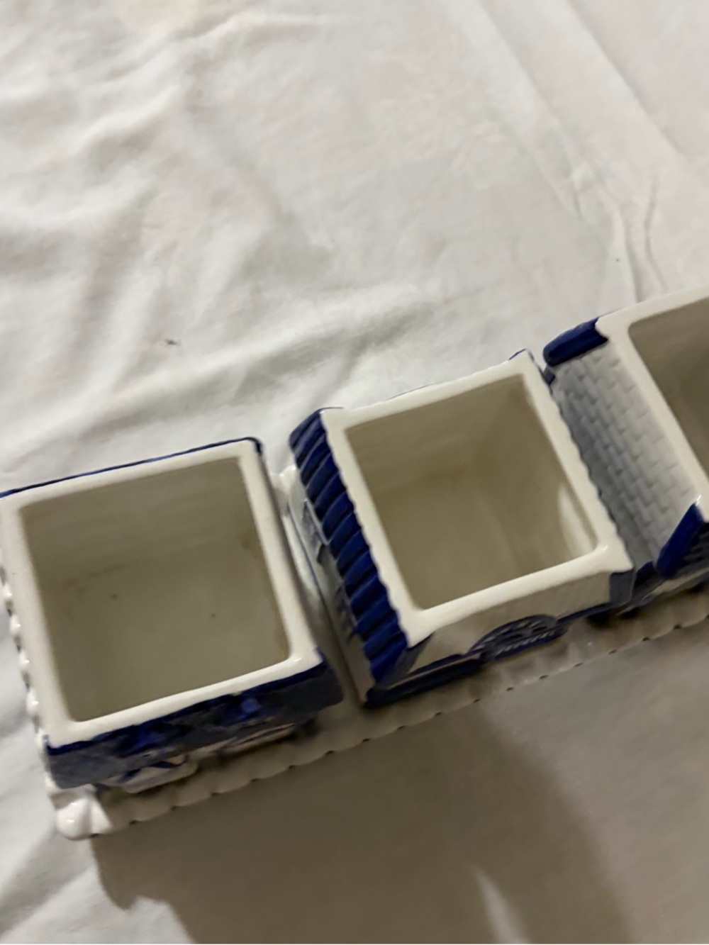 GKAO ceramic succulent planter/ pots - Picture 4 of 4